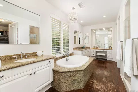 Bath - 7558 Circulo Sequoia, Carlsbad, CA 92009 photo 3 of 5
