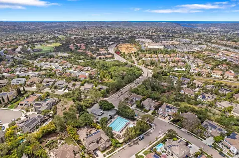 View/Area - 7558 Circulo Sequoia, Carlsbad, CA 92009 photo 5 of 5