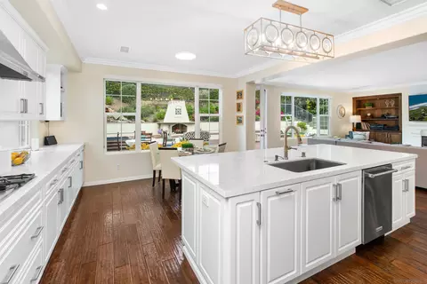 Kitchen - 7558 Circulo Sequoia, Carlsbad, CA 92009 photo 2 of 2