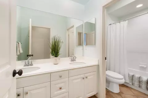Bath - 7558 Circulo Sequoia, Carlsbad, CA 92009 photo 5 of 5