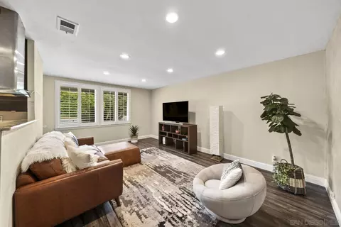 Living - 13221 12 Beechtree St, Lakeside, CA 92040 photo 3 of 4