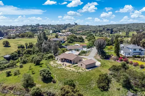 2313 La Tara Ln, Fallbrook, CA 92028 photo 2