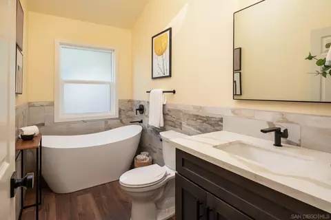 Bath - 4920 Beaumont Dr, La Mesa, CA 91941 photo 3 of 6