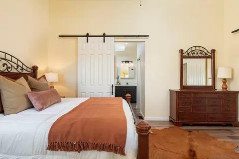 Bedroom - 4920 Beaumont Dr, La Mesa, CA 91941 photo 3 of 5