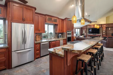Kitchen - 4920 Beaumont Dr, La Mesa, CA 91941 photo 4 of 7