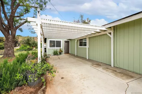 Exterior - 724 Amigos Rd, Ramona, CA 92065 photo 3 of 12