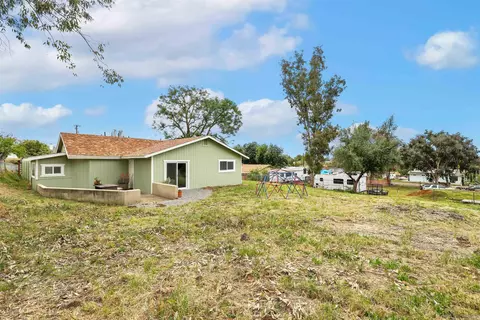 Exterior - 724 Amigos Rd, Ramona, CA 92065 photo 7 of 12