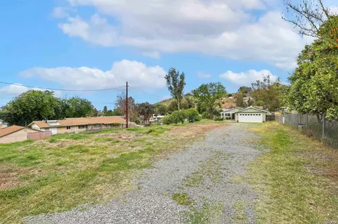 Exterior - 724 Amigos Rd, Ramona, CA 92065 photo 11 of 12