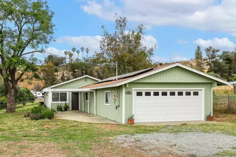 Exterior - 724 Amigos Rd, Ramona, CA 92065 photo 4 of 12