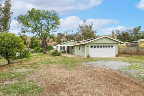 Exterior - 724 Amigos Rd, Ramona, CA 92065 photo 6 of 12