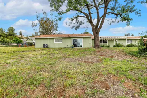 Exterior - 724 Amigos Rd, Ramona, CA 92065 photo 8 of 12