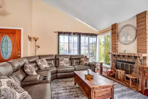 Living - 10462 Moorpark St, Spring Valley, CA 91978 photo 1 of 2
