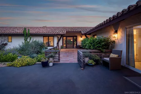 16515 Zumaque, Rancho Santa Fe, CA 92067 photo 3