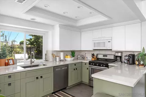 Kitchen - 2104 Ramada Dr, Oceanside, CA 92056 photo 1 of 3