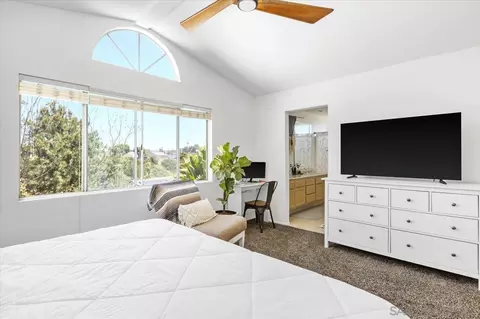 Bedroom - 2104 Ramada Dr, Oceanside, CA 92056 photo 3 of 6