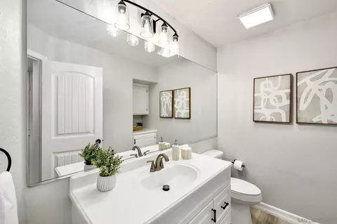 Bath - 1241 Natoma Way #C, Oceanside, CA 92057 photo 3 of 3