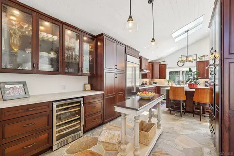 Kitchen - 2225 Coolngreen Way, Encinitas, CA 92024 photo 6 of 9