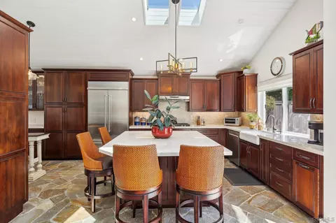 Kitchen - 2225 Coolngreen Way, Encinitas, CA 92024 photo 5 of 9