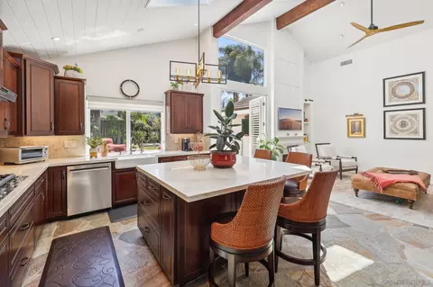Kitchen - 2225 Coolngreen Way, Encinitas, CA 92024 photo 4 of 9