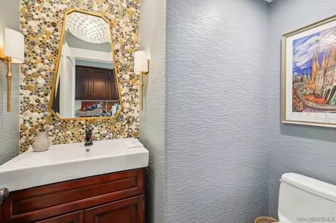 Bath - 2225 Coolngreen Way, Encinitas, CA 92024 photo 1 of 7