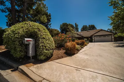 759 Cody Ln, Escondido, CA 92025 photo 3