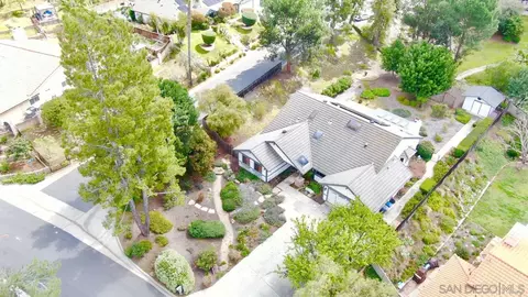 759 Cody Ln, Escondido, CA 92025 photo 2