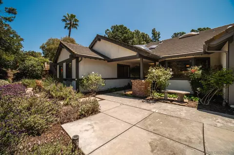 759 Cody Ln, Escondido, CA 92025 photo 4