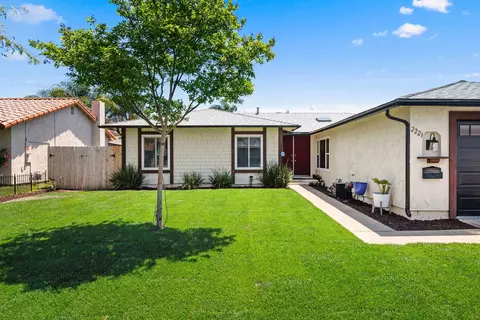 2221 Holly Ave, Escondido, CA 92027 photo 4