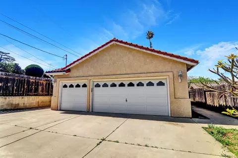 998 W 2nd Ave, Escondido, CA 92025