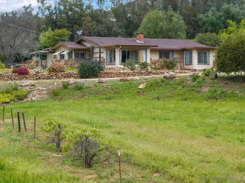 2262 N Nutmeg St, Escondido, CA 92026