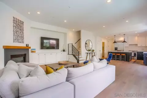 Living - 431 N Cedros Ave, Solana Beach, CA 92075 photo 2 of 3