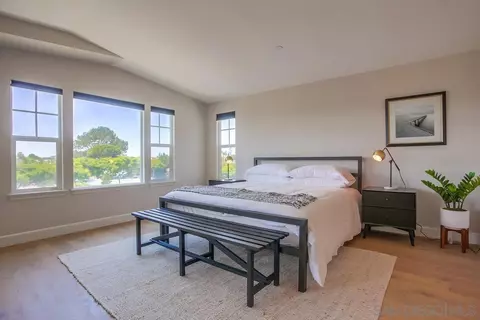 Bedroom - 431 N Cedros Ave, Solana Beach, CA 92075 photo 2 of 5