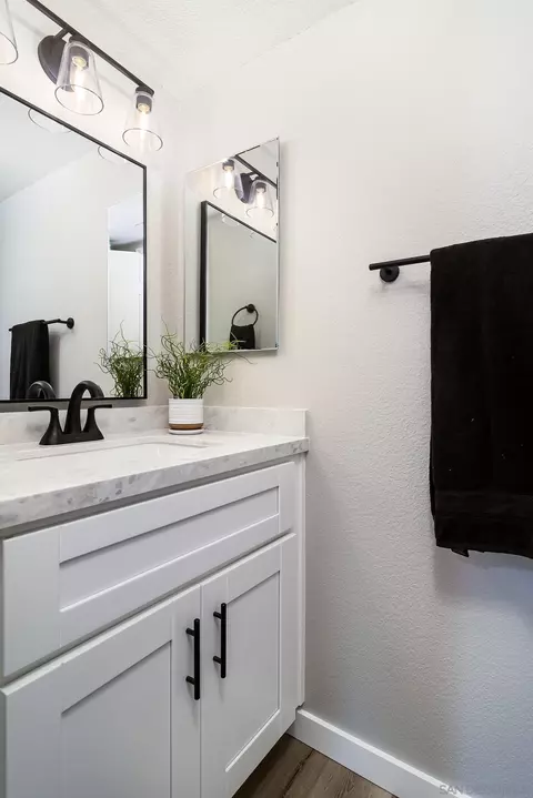 Bath - 9061 Calle Del Verde, Santee, CA 92071 photo 3 of 4
