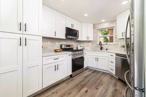 Kitchen - 9061 Calle Del Verde, Santee, CA 92071 photo 1 of 2
