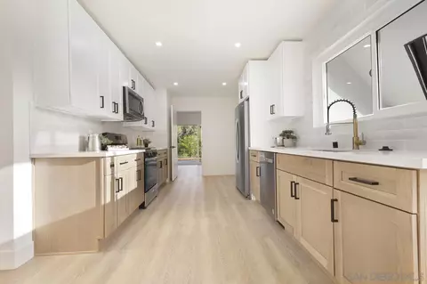 16716 Martincoit Rd, Poway, CA 92064