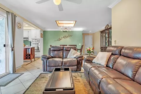 9827 Bright St, Spring Valley, CA 91977 photo 17