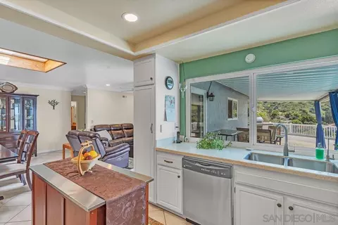 9827 Bright St, Spring Valley, CA 91977 photo 11