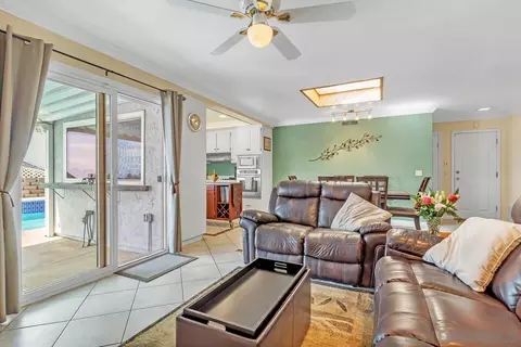 9827 Bright St, Spring Valley, CA 91977 photo 18