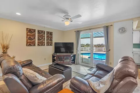 9827 Bright St, Spring Valley, CA 91977 photo 15