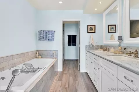 Bath - 101 Spinnaker Ct, Del Mar, CA 92014 photo 2 of 5
