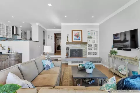 Living - 101 Spinnaker Ct, Del Mar, CA 92014 photo 4 of 5