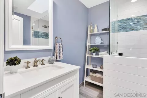 Bath - 101 Spinnaker Ct, Del Mar, CA 92014 photo 4 of 5