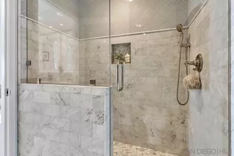 Bath - 101 Spinnaker Ct, Del Mar, CA 92014 photo 3 of 5