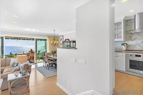 Entry Way - 101 Spinnaker Ct, Del Mar, CA 92014 photo 3 of 3