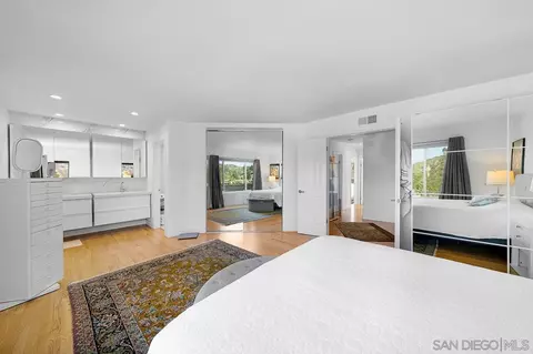 5971 Desert View Dr, La Jolla, CA 92037 photo 38