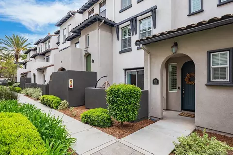 2153 Navajo Ct #210, Chula Vista, CA 91915