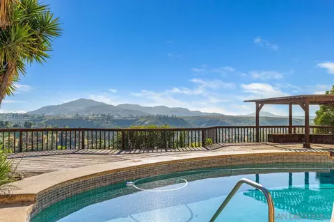 1979 Hacienda Cir, El Cajon, CA 92020