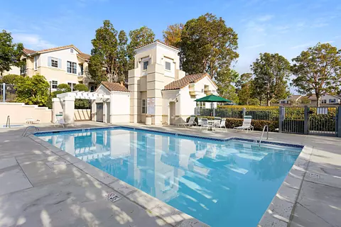 3585 Caminito El Rincon #203, San Diego, CA 92130