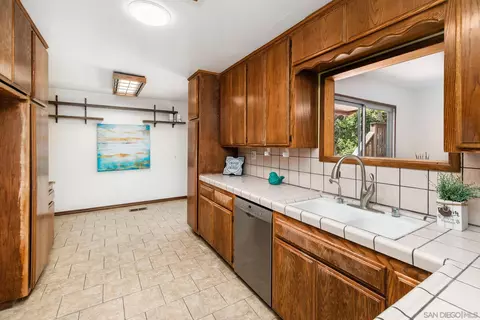 69 E I St, Chula Vista, CA 91910 photo 17