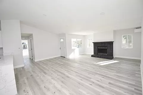 Living - 11393 Posthill Rd, Lakeside, CA 92040 photo 2 of 11